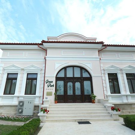 Green Park Boutique Hotel Фокшаны Экстерьер фото