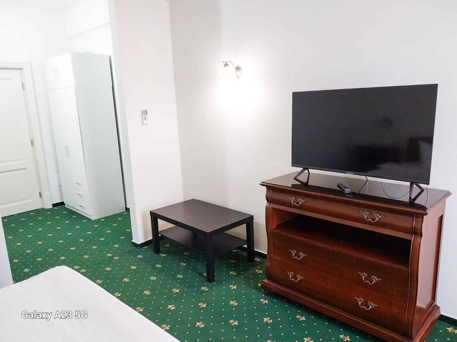 Green Park Boutique Hotel Фокшаны Экстерьер фото
