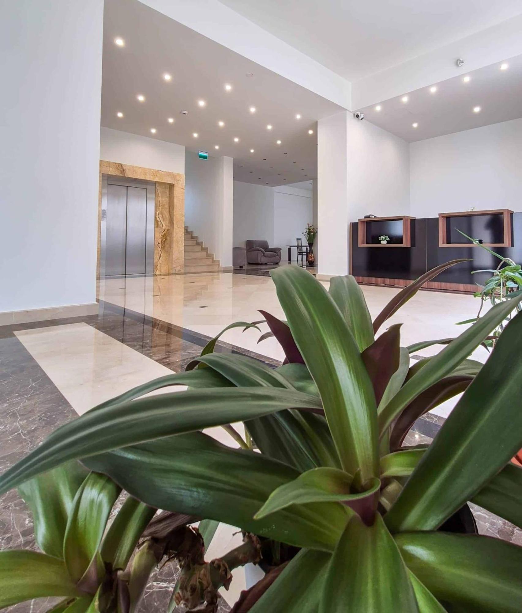 Green Park Boutique Hotel Фокшаны Экстерьер фото
