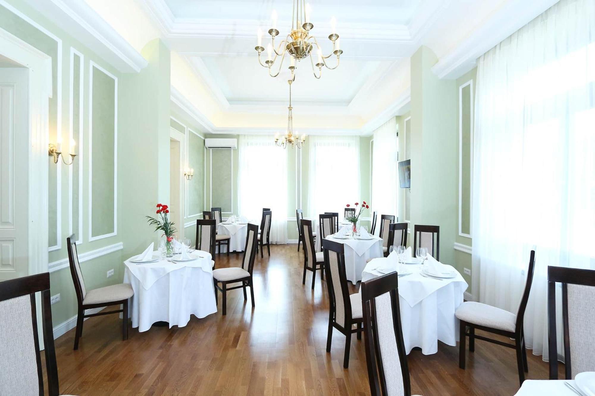 Green Park Boutique Hotel Фокшаны Экстерьер фото