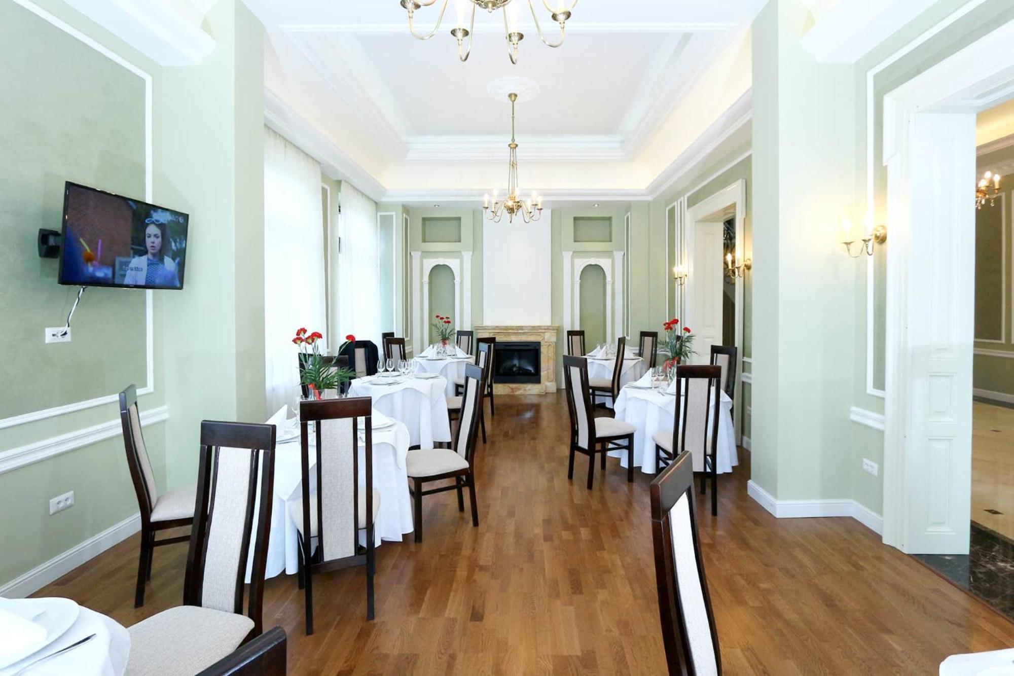 Green Park Boutique Hotel Фокшаны Экстерьер фото