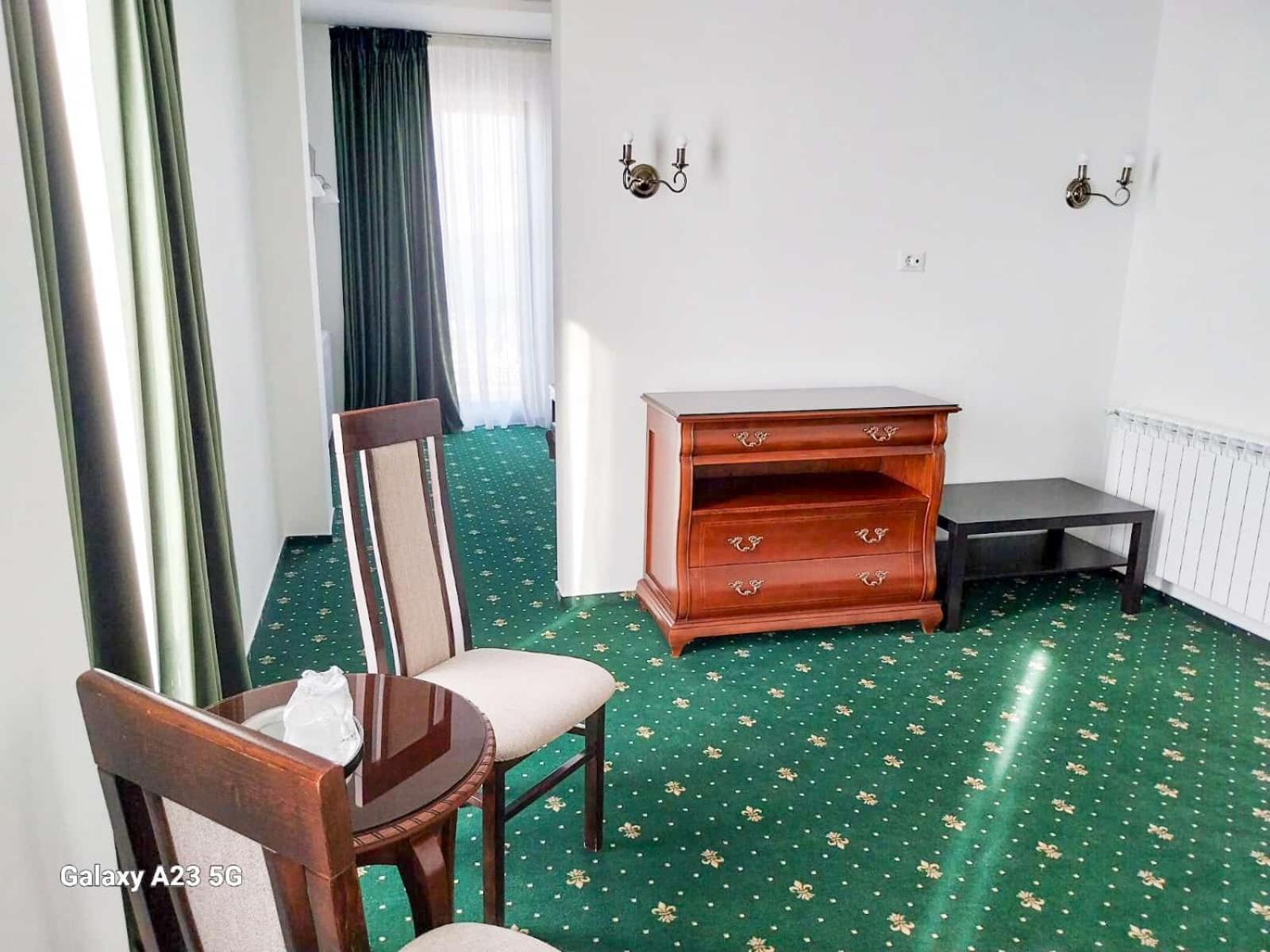 Green Park Boutique Hotel Фокшаны Экстерьер фото